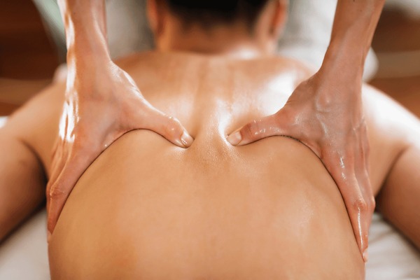 DE-STREE BACK AND SHOULDER MASSAGE WITH/WITHOUT HERBAL COMPRESS